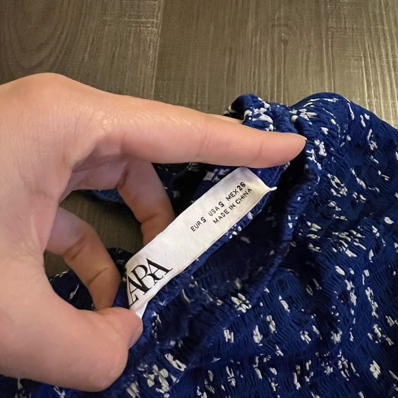 Off-shoulder Ruffle Dress - Picture 4 of 5